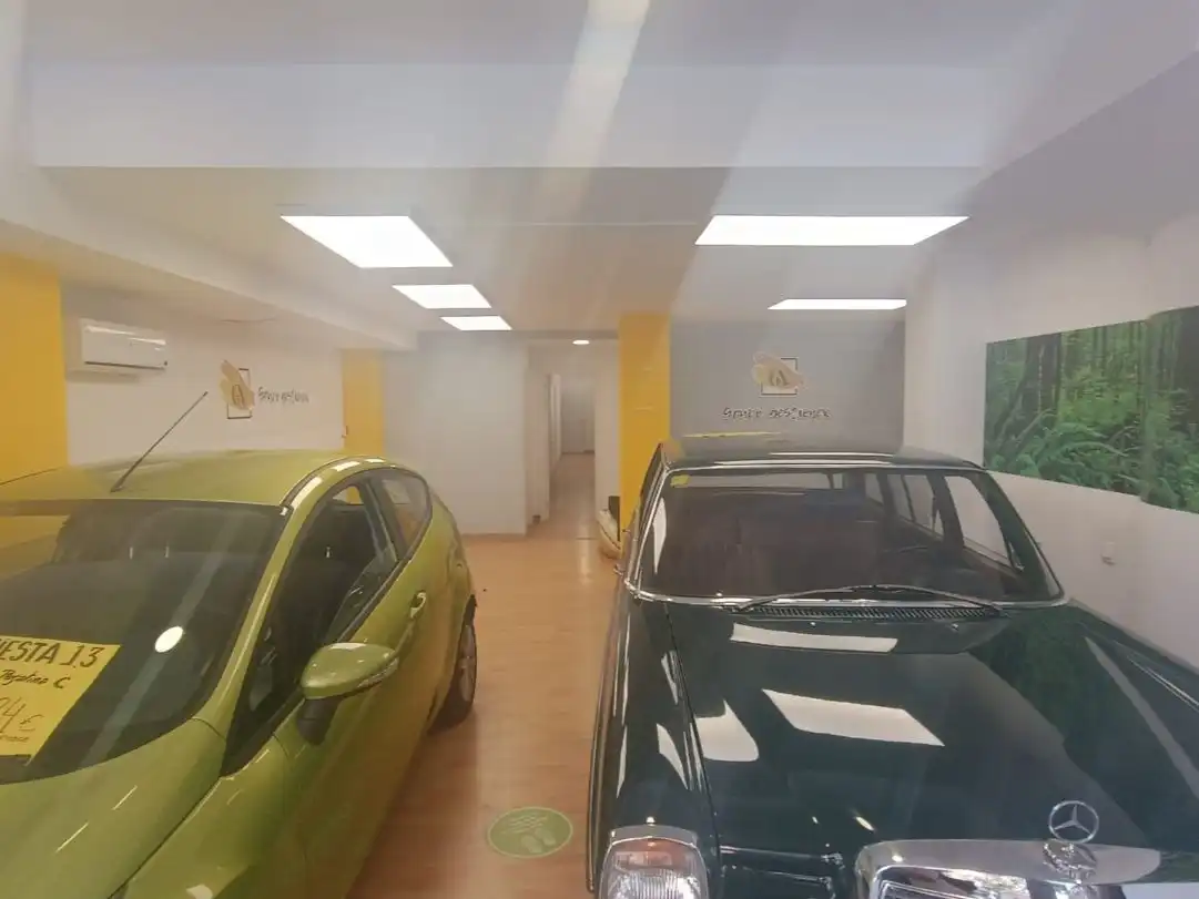 Local comercial en  Carrer de Joaquim Rubió i Ors 298 - Foto 4