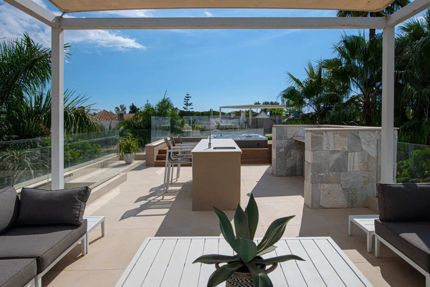 Casa independiente en Barrio La Carolina-Guadalpín - Foto 3