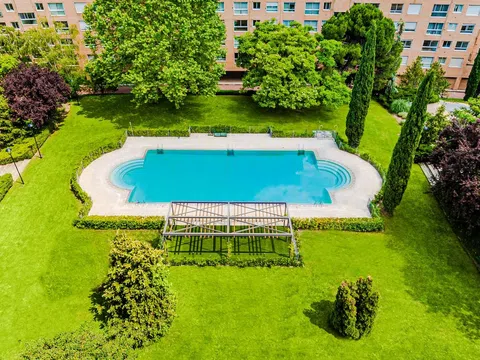 Piso en avenida del Papa Negro