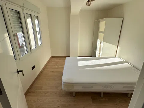 Piso en avenida de Peris i Valero, 134