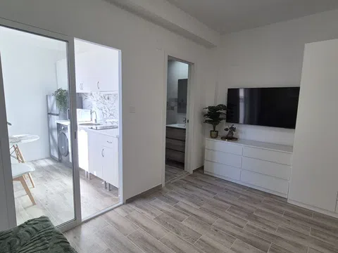 Estudio en calle de Casiopea, 41