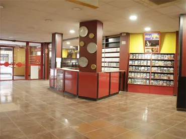 Local comercial en  Calle Lauri Volpi 26 - Foto 5