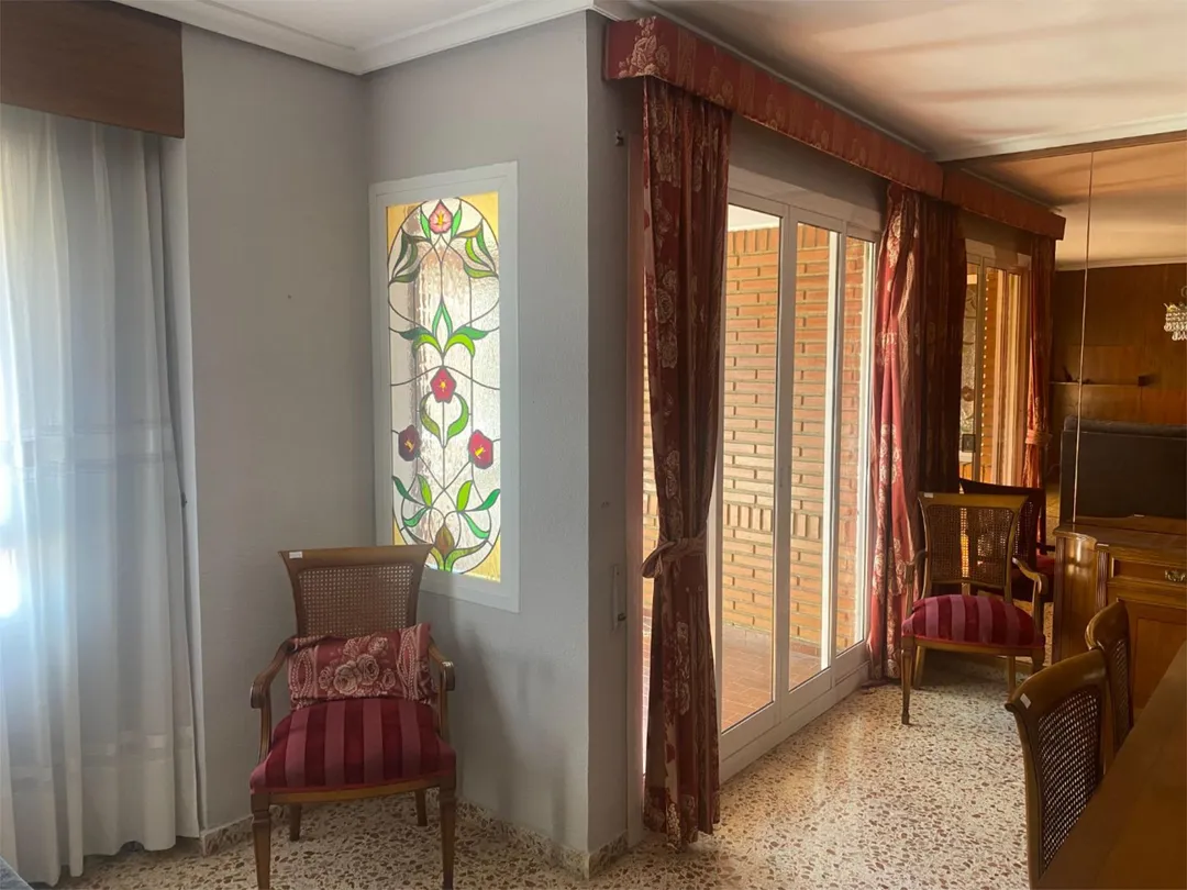 Piso en  Carrer de la Madre Alberta Giménez 2 - Foto 2