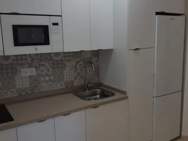 Estudio en avenida de la República Argentina, 43 - Foto 5