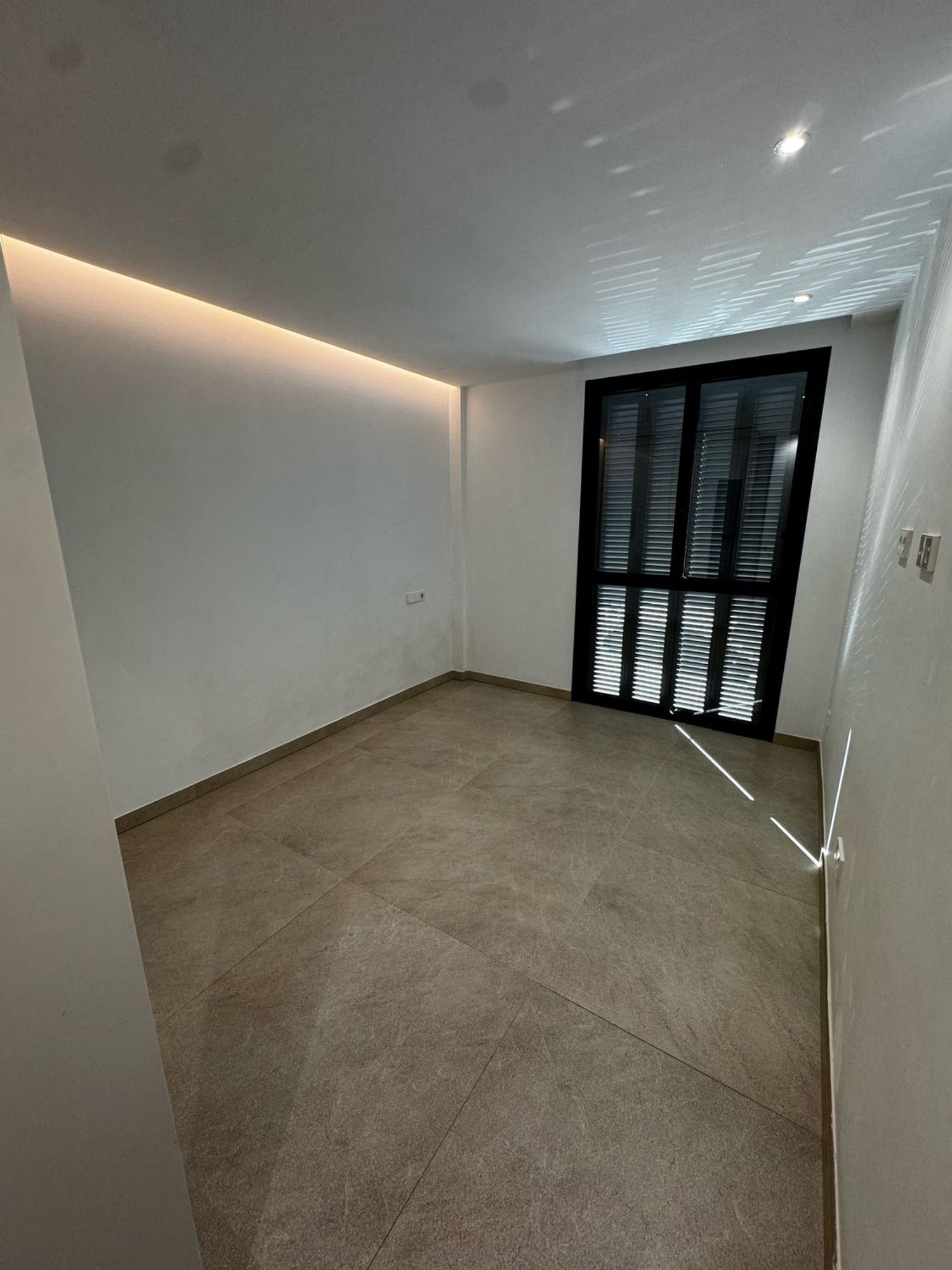 Piso en Calle de la Reina Maria Cristina, 60 - Foto 7