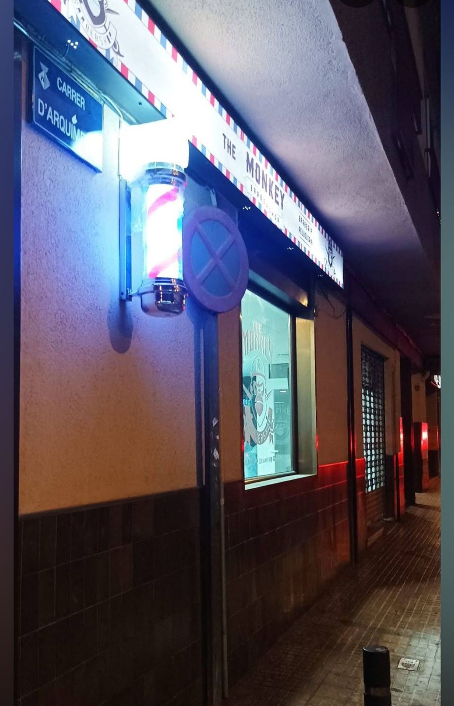 Peluquería en traspaso en Calle d'Arquímedes, 121 - Foto 3