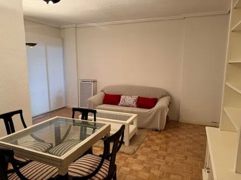 Piso en calle de la Santísima Trinidad, 19