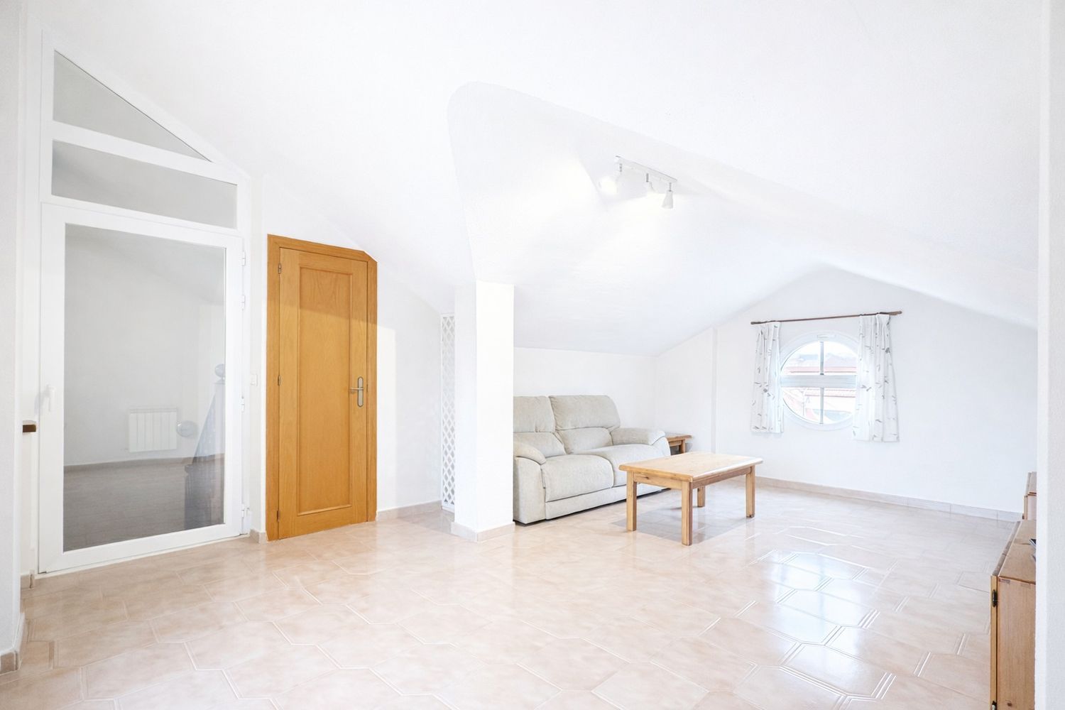 Chalet adosado en Urb. nuevo gales Barrio Monte Rozas - Foto 24