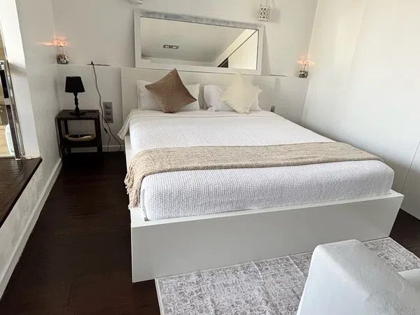 Estudio en paseo de la Zona Franca, 222