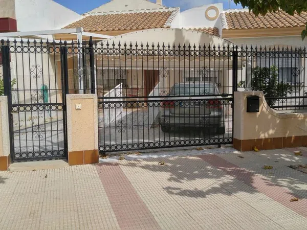 Chalet adosado en Avenida Radio Baliza Oscar, 102, Los Narejos-Punta Calera, Los Narejos-Punta Calera - Foto 1