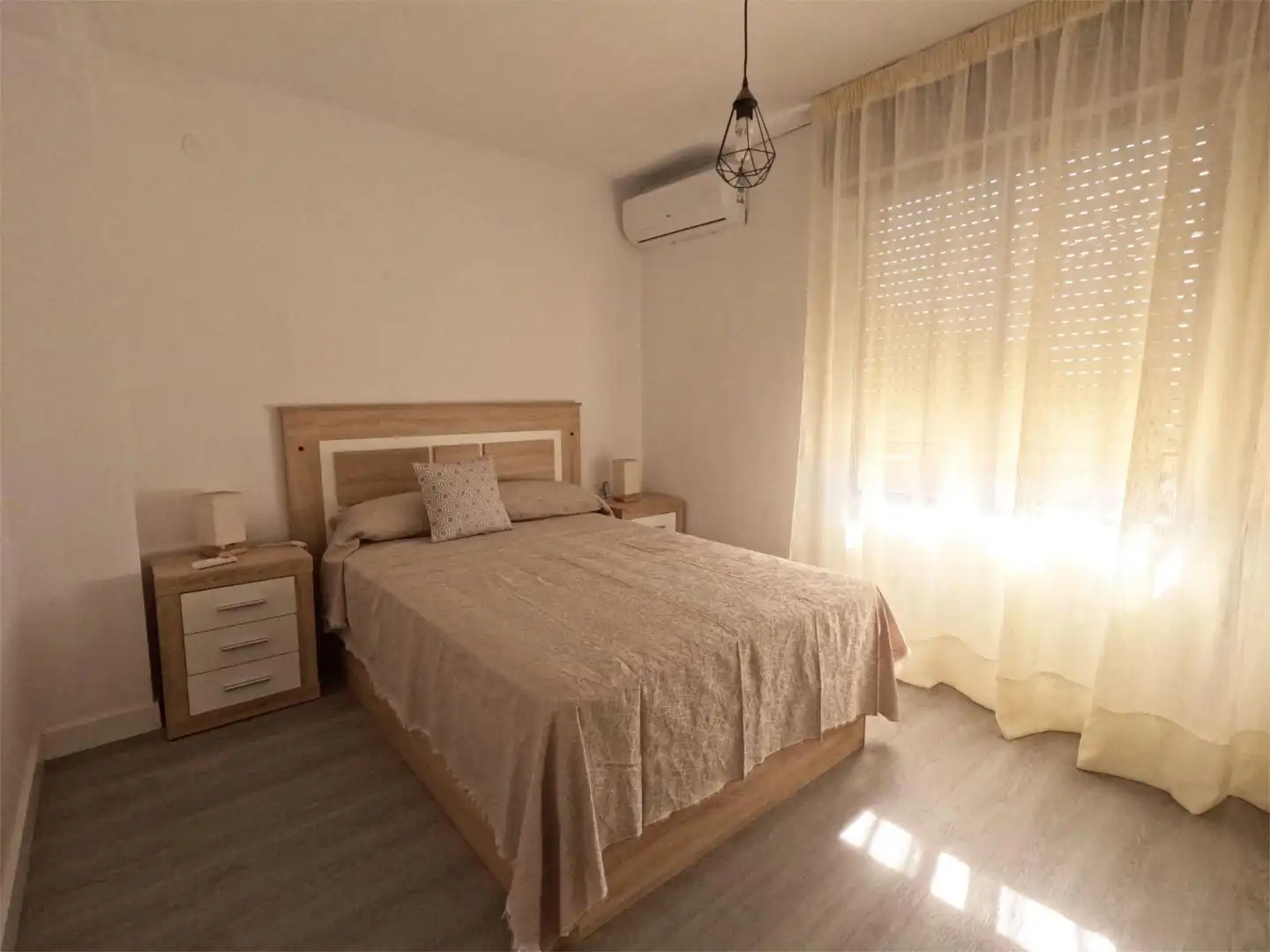 Piso en  Calle del Alcalde Velasco Navarro 7 - Foto 3