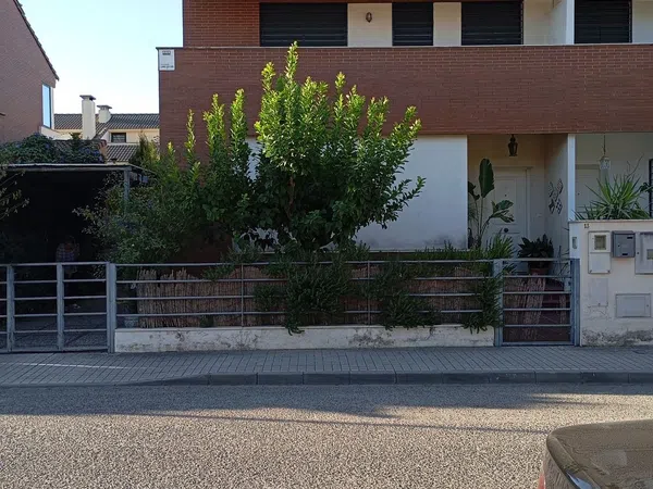 Chalet pareado en Calle Cazorla s/n, Simón Verde, Simón Verde - Foto 1