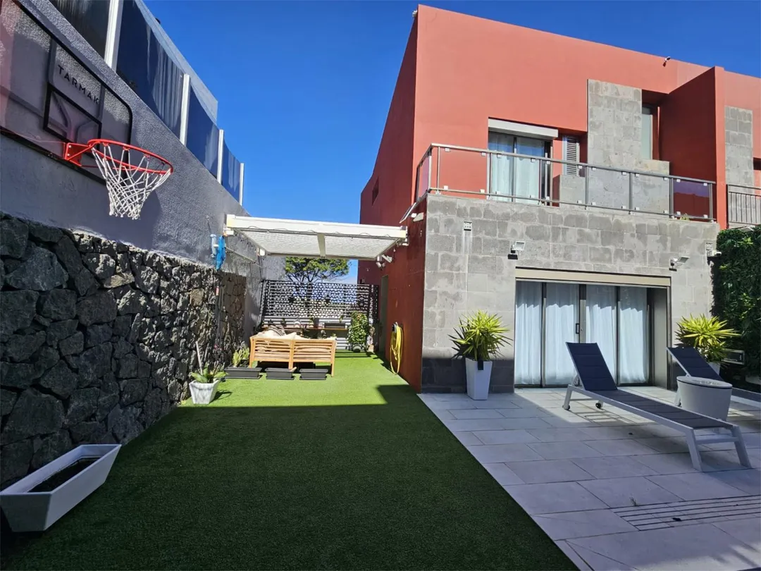 Casa adosada en  Calle Francisco de La Torre 31 - Foto 3