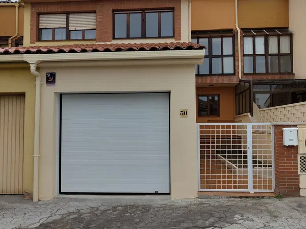 Chalet adosado en Camino los Tejos, 30, La Fresneda, La Fresneda - Foto 1