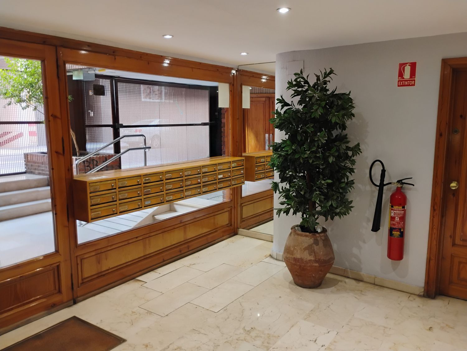 Piso en Calle de Miguel de Cervantes, 30, Paseo Sagasta - Foto 2