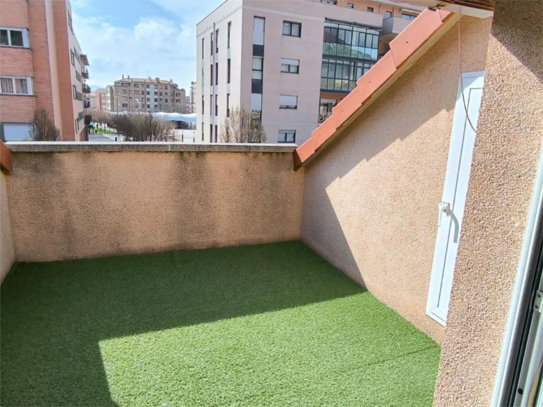 Casa adosada en  Calle Quiñones 34 - Foto 3