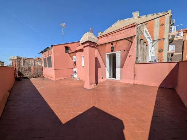 Ático en Calle de Rosalia de Castro, El Baix Guinardó - Foto 1