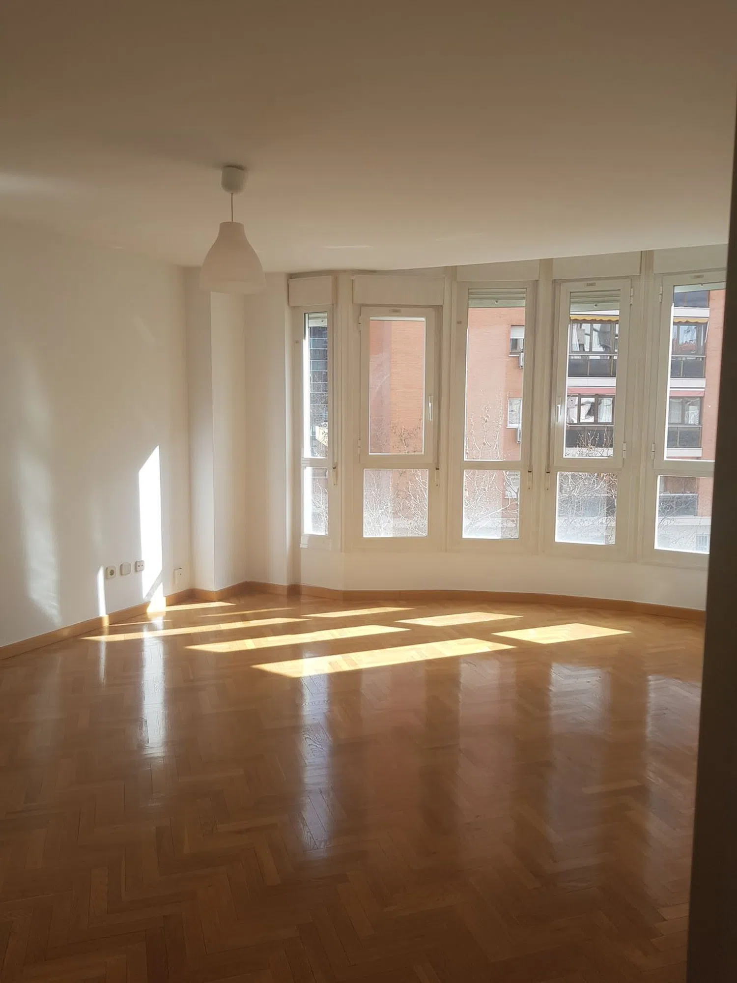 Piso en calle de la Infanta Mercedes, 109 - Foto 1