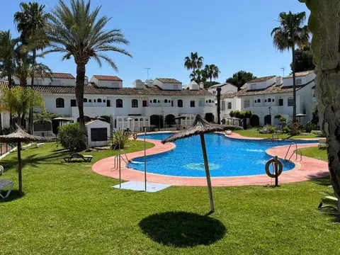 Estudio en avenida de las Golondrinas, 46 - Foto 1