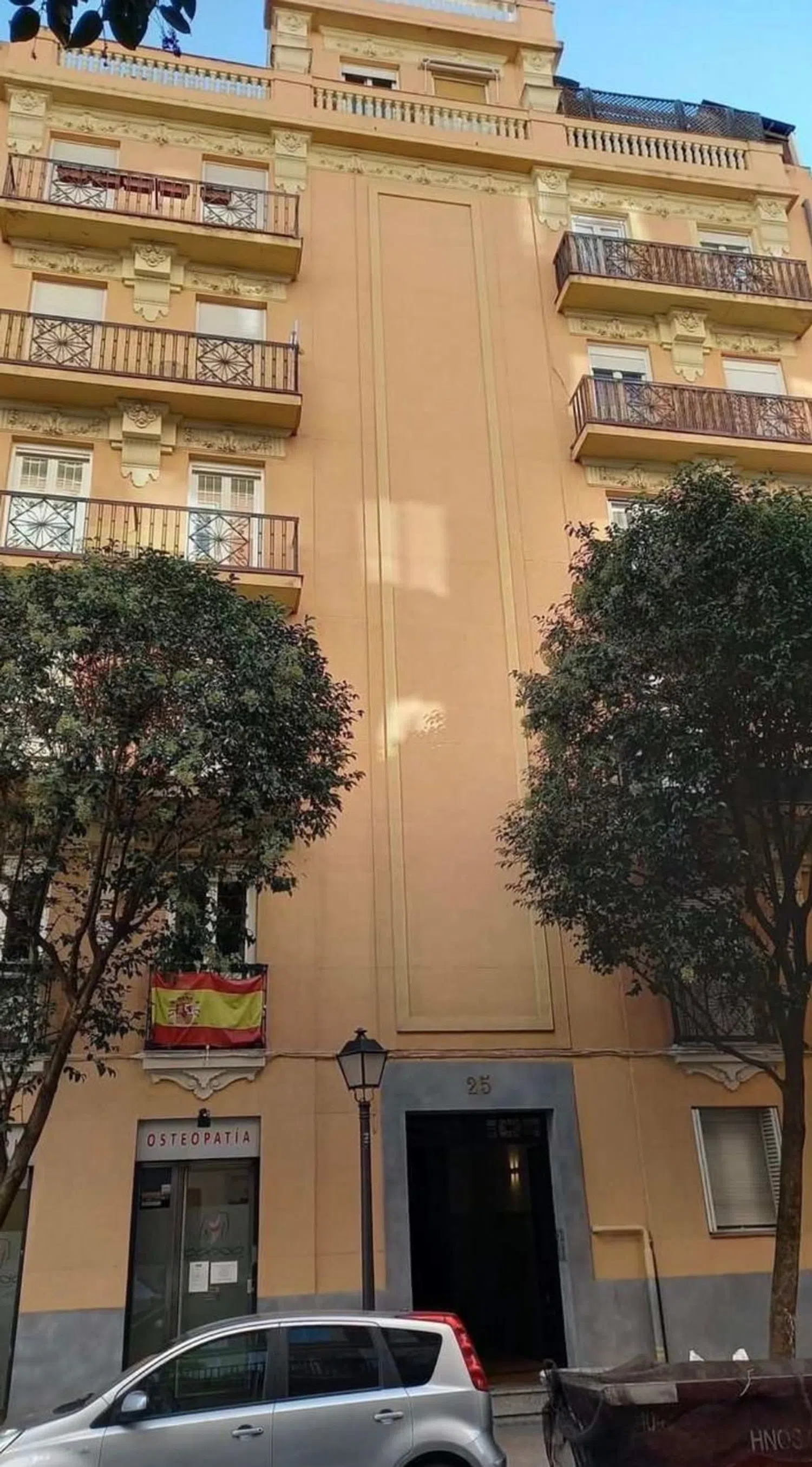 Piso en calle de Antonio Acuña, 25