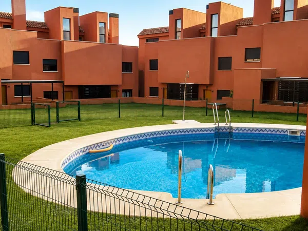 Chalet adosado en Calle Juanita Reina, 1, Guillena pueblo, Guillena pueblo - Foto 1