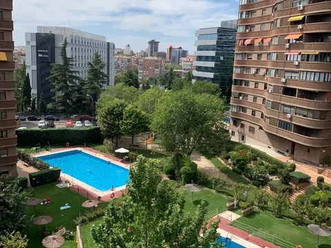 Piso en avenida de Badajoz, 3