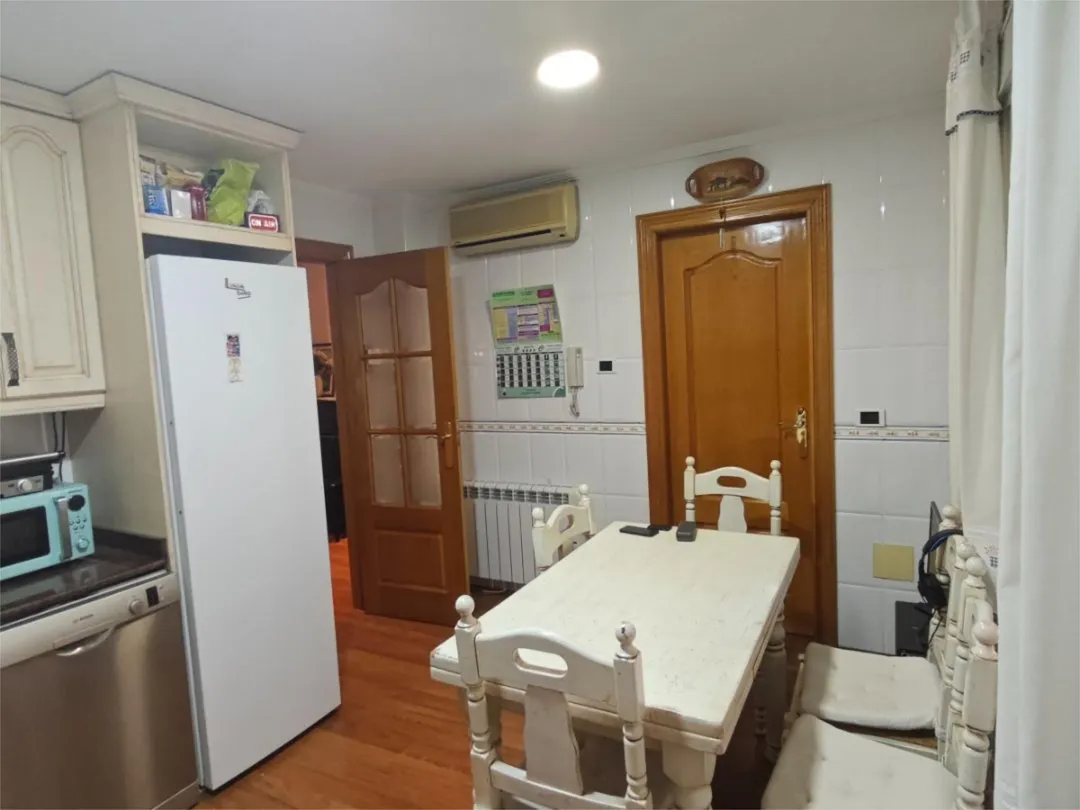 Casa adosada en  Calle Carrascos 18 - Foto 8