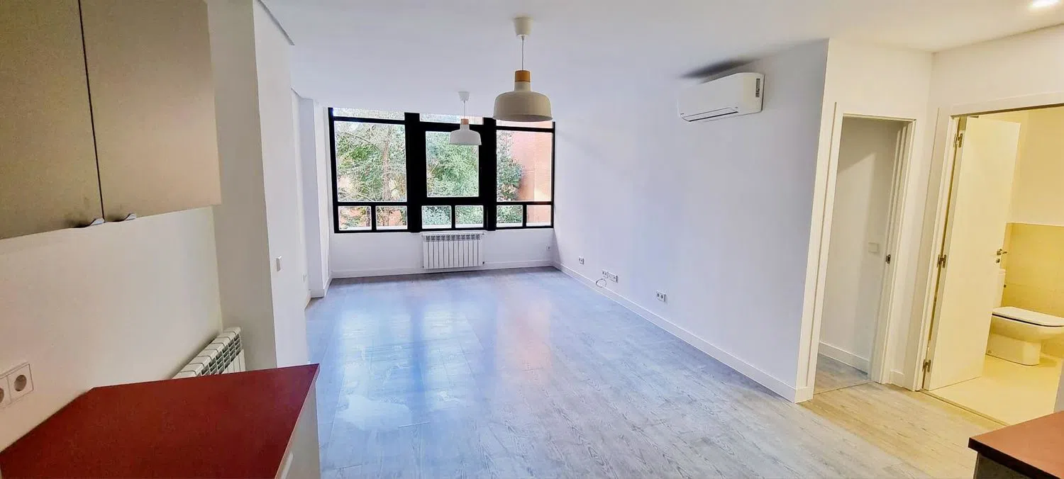 Piso en Barrio Vallehermoso - Foto 2