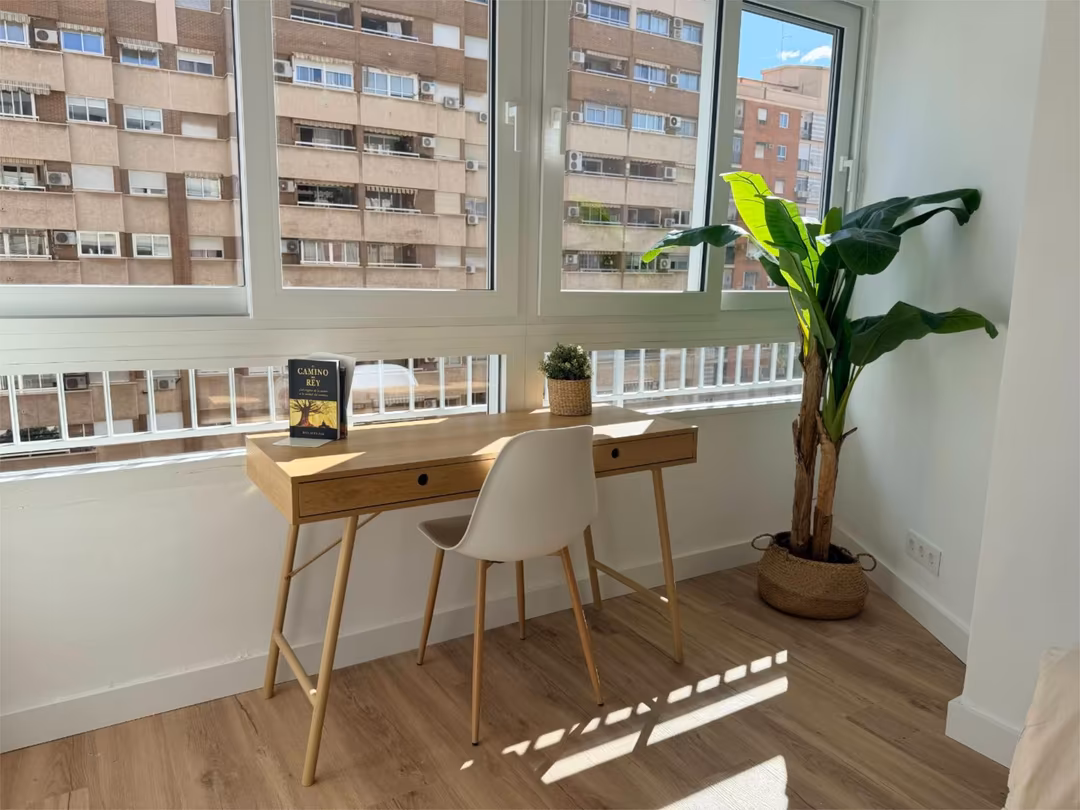 Piso en  Carrer de Rubén Darío 18 - Foto 2