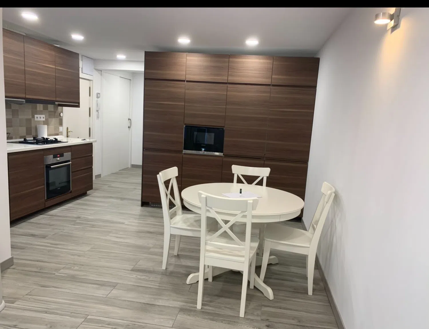 Piso en calle de la Virgen del Pilar, 1