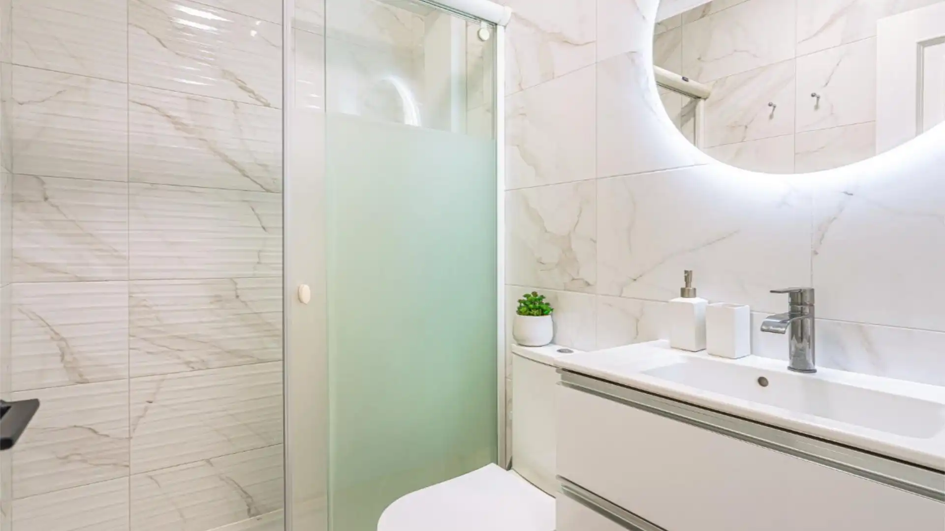 Casa adosada en  Calle Armiche 28 - Foto 9