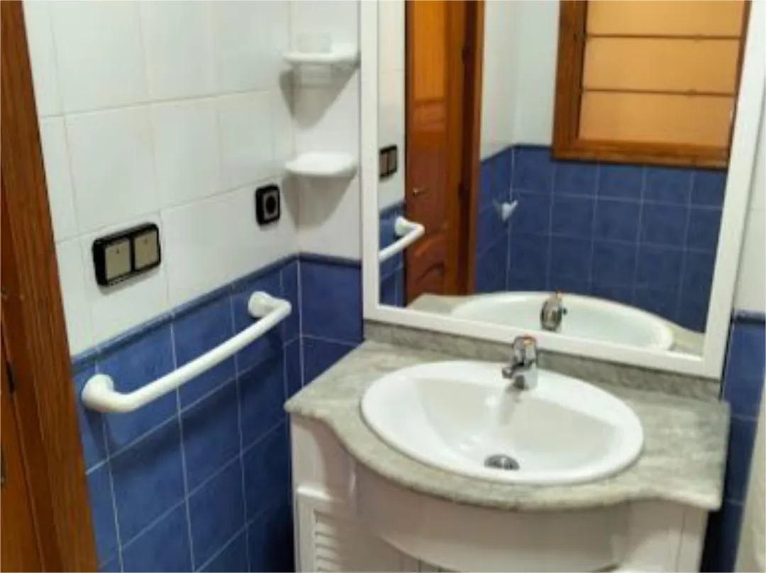 Casa adosada en  Avenida Ingeniero José Luis Prats 1 - Foto 7