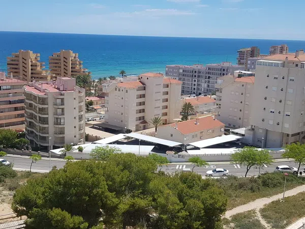 Piso en avenida Costa Blanca, 21