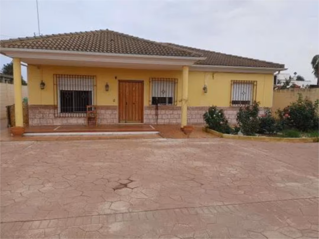 Chalet en  Calle Proyecto Hombre 14