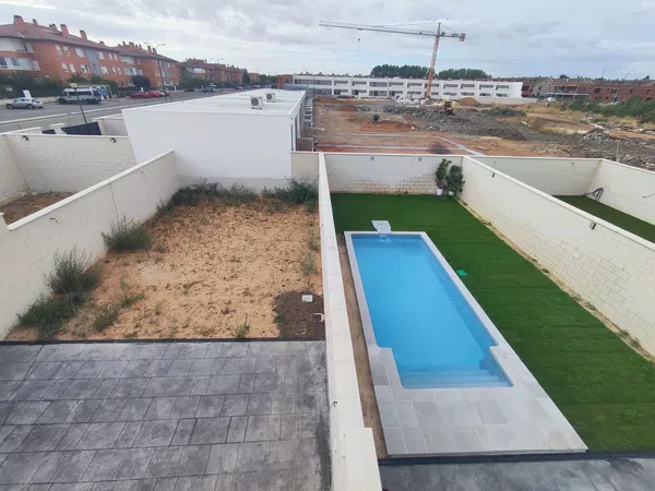 Chalet adosado en Calle del Arlanza s/n - Foto 9
