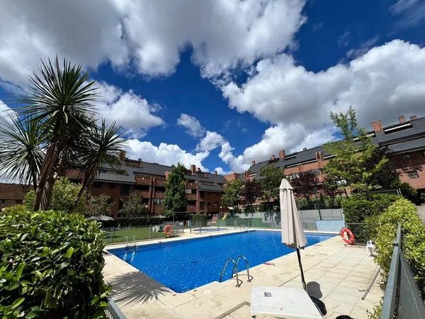 Piso en avenida Isaac Albéniz, 11