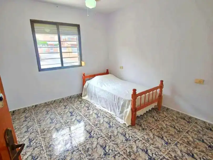 Casa adosada en  Avinguda América 14 - Foto 3