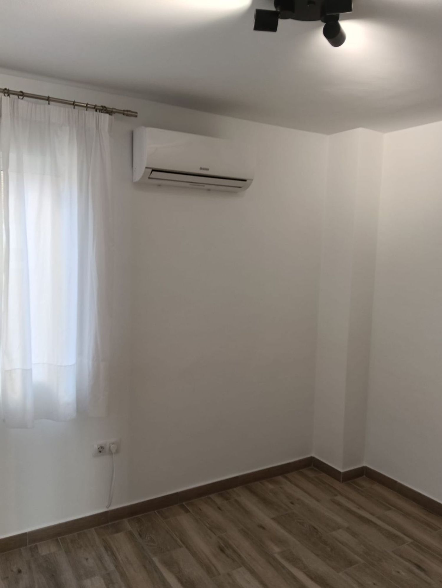 Piso en Barrio Buhaira - Huerta del Rey - Foto 14