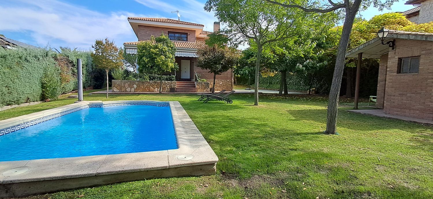 Casa independiente en Barrio Monte Rozas - Foto 2