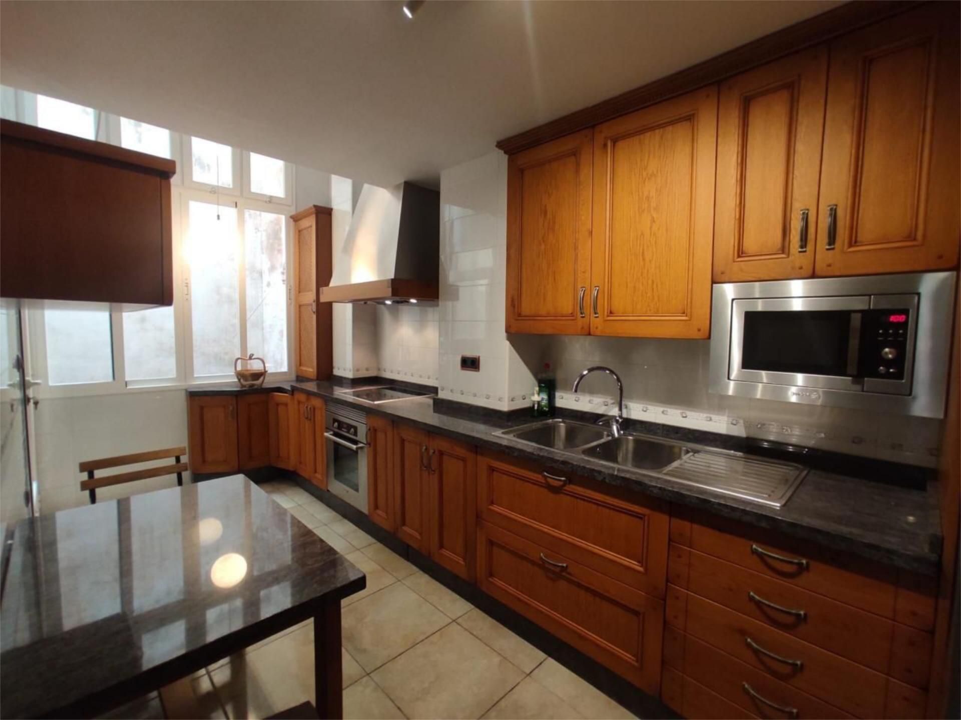 Piso en  Calle Lonja de Caballeros 2