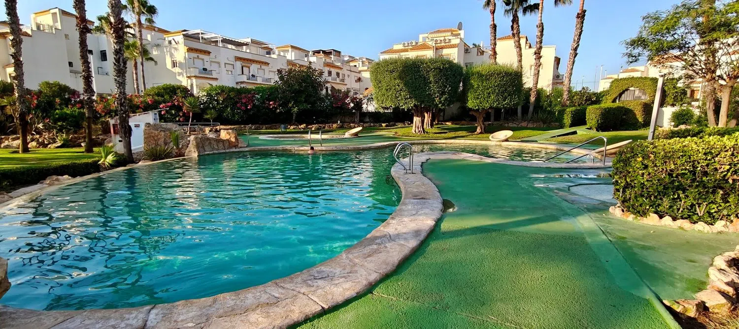 Chalet adosado en avenida D'Escandinàvia, 23 - Foto 2