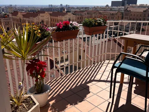 Estudio en calle de Sor Eulàlia d'Anzizu, 11