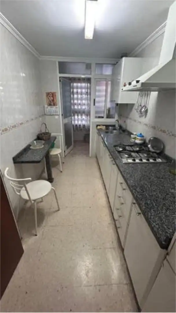Piso en Avda. Almogávares - Foto 3