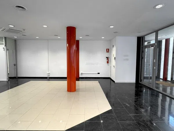 Local en Avenida de Josep Tarradellas - Foto 16