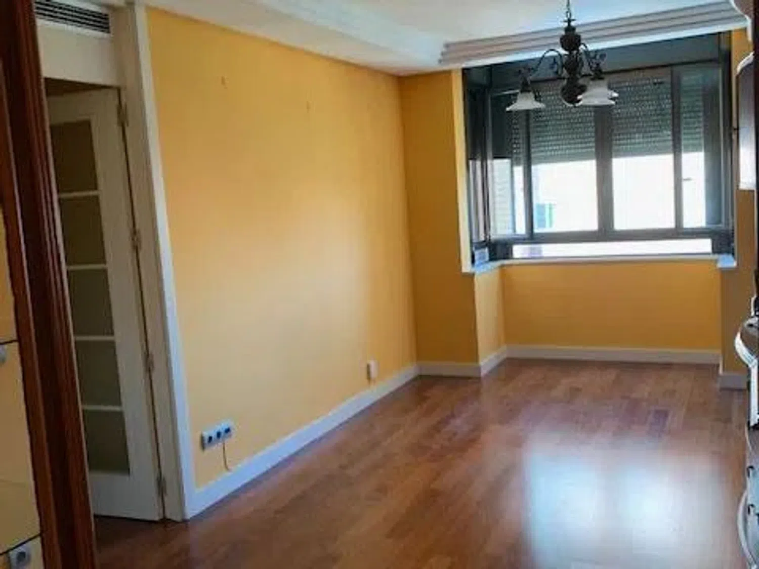 Piso en calle de Melchor Fernández Almagro, 11 - Foto 1