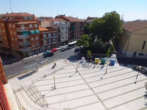Piso en plaza de la Iglesia, 13