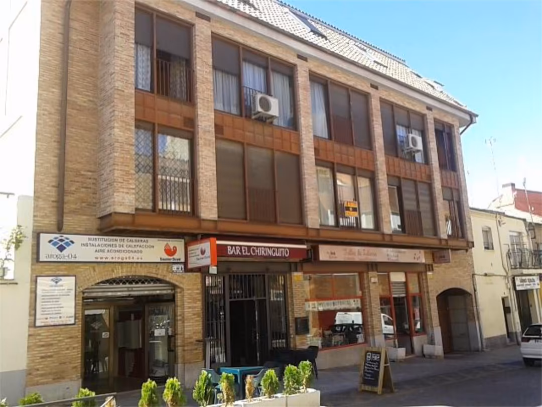 Estudio en  Calle Luis Béjar 19