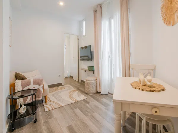 Piso en calle Regalada, 6