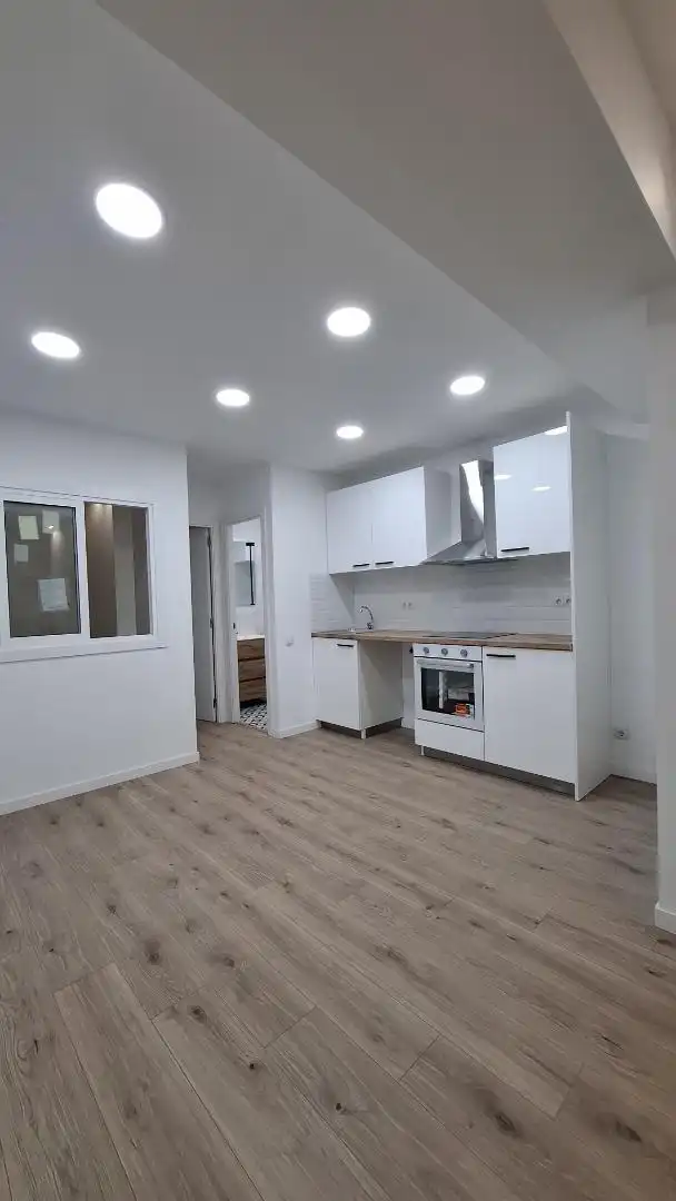 Estudio en  Carrer de Petrarca 20 - Foto 4