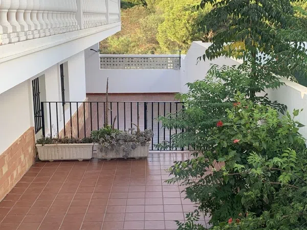 Chalet adosado en Avenida Conquistadores, 20 - Foto 1